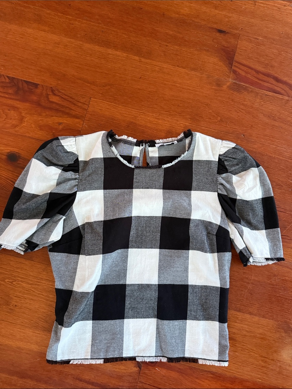 Bar III Black & White Buffalo Check Puff-Sleeve Top
